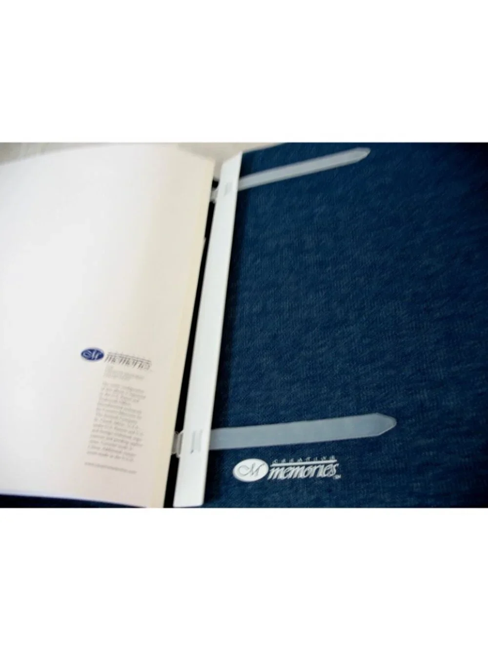 CREATIVE MEMORIES SCRAPBOOK ALBUM 8.5x11 DENIM WITH PAGES.